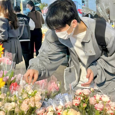 2025帅气男生微信头像