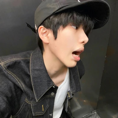 2025最潮最火男生微信头像超酷真人