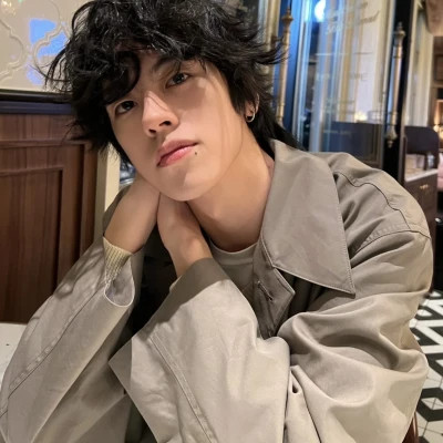 2025最火男生头像真人