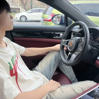 2025最火男生头像真人