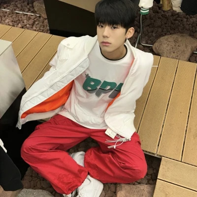2025最火男生头像真人