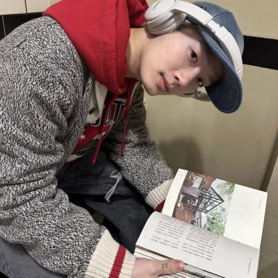 2025年最火爆的男头像