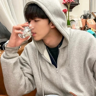 男生2025最流行头像图片