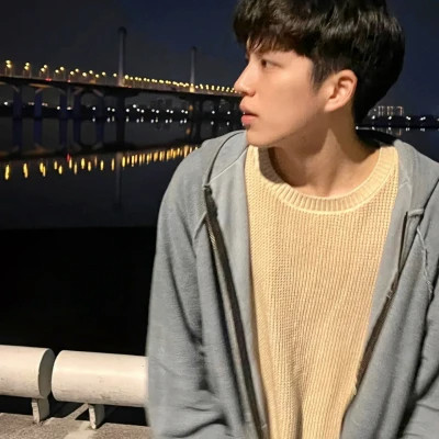 男生2025最流行头像图片