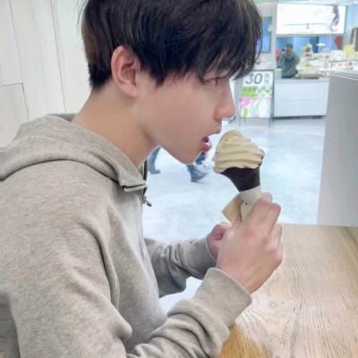 专用微信男生头像真人高清