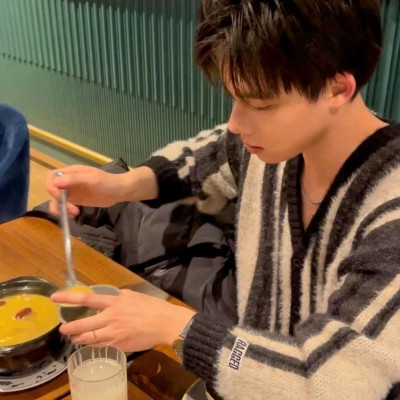 头像男生真人微信超酷