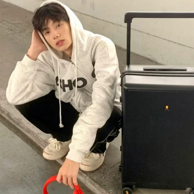 头像男生微信好看真人