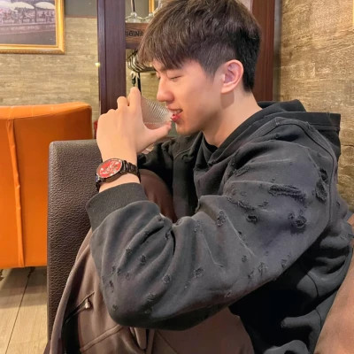 头像男生微信好看真人