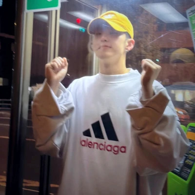 微信花里胡哨头像男生真人
