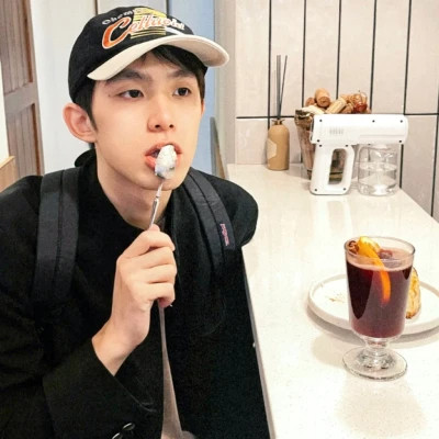 常用男生微信头像真人