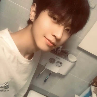 常用男生微信头像真人