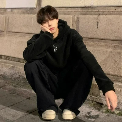 常用男生微信头像真人