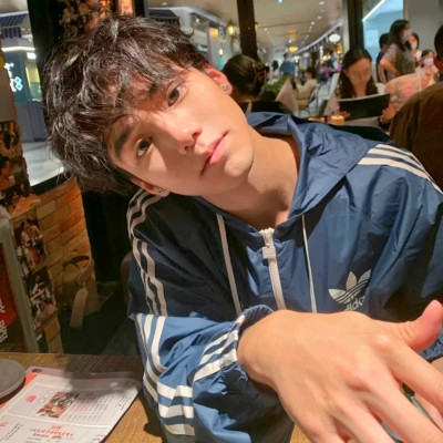 常用男生微信头像真人
