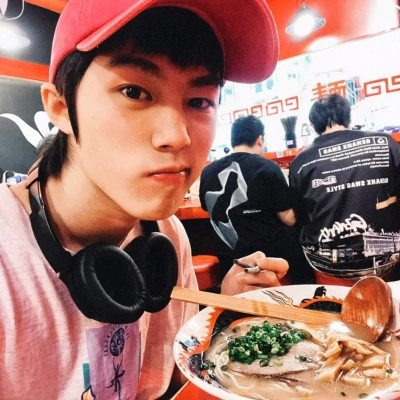 男生微信头像照片真人