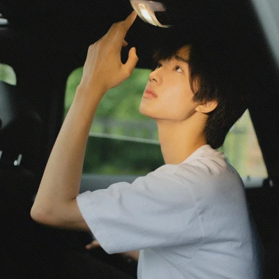 个性超级好看的男生真人帅气男头