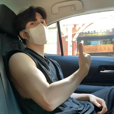 个性超级好看的男生真人帅气男头