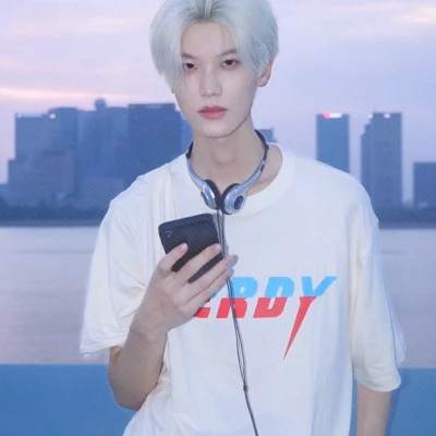 微信优质单身男生头像真人