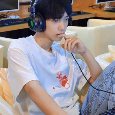 抖音最火100张头像男生