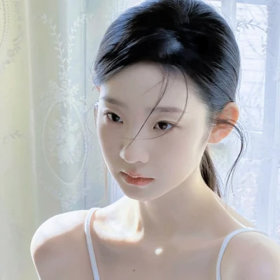 2025最新微信头像新款真人女生图片