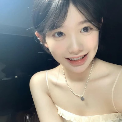 2025最新微信头像新款真人女生图片
