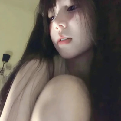 2025最新超好看的头像女生高清真人