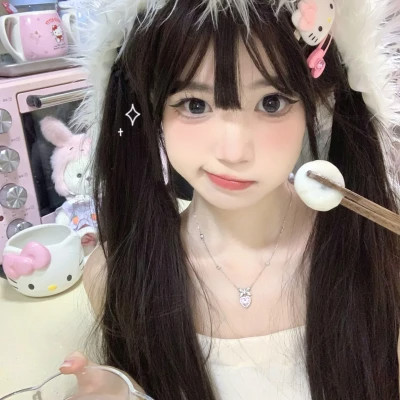 2025最新超好看的头像女生高清真人