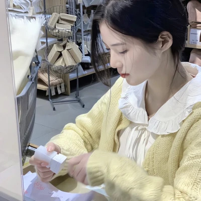 2025最新超好看的头像女生高清真人