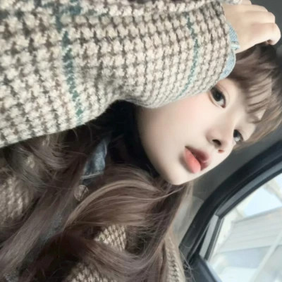 2025最新超好看的头像女生高清真人