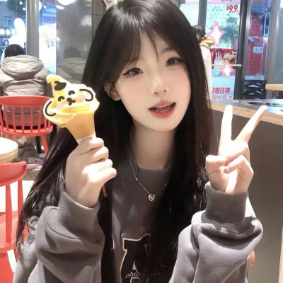 2025最新超好看的头像女生高清真人