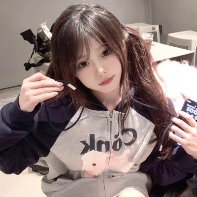 2025最新超好看的头像女生高清真人