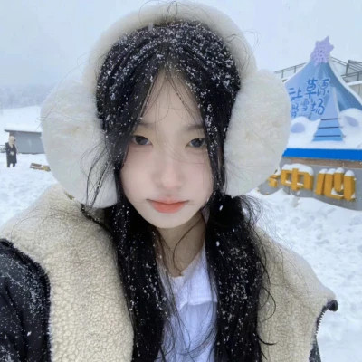 女生头像真人简单2025最新