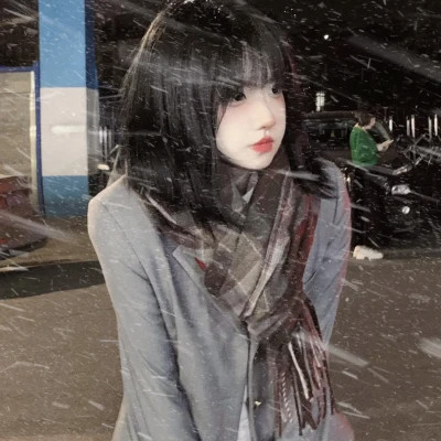 女生头像真人简单2025最新