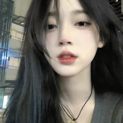 女生头像真人简单2025最新
