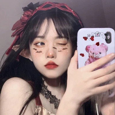 又甜又酷的女生头像