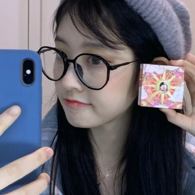 又甜又酷的女生头像
