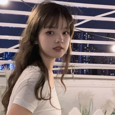 又甜又酷的女生头像
