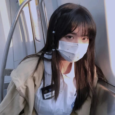 又甜又酷的女生头像