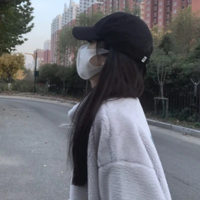 又甜又酷的女生头像
