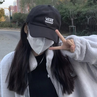 又甜又酷的女生头像