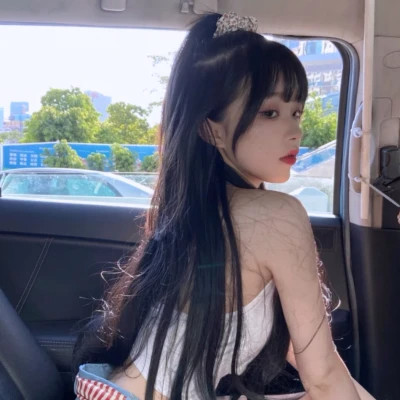 又甜又酷的女生头像