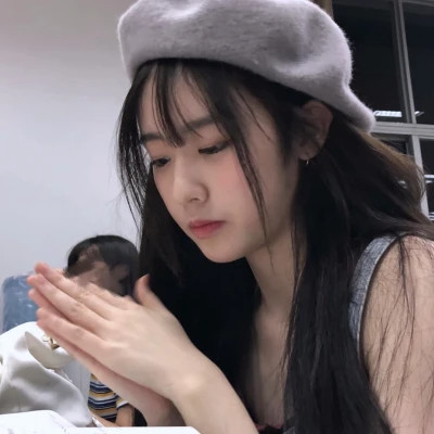 又甜又酷的女生头像