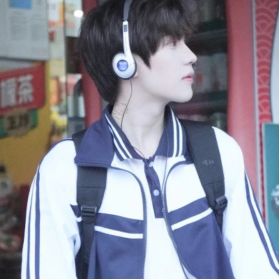 帅气男生头像真人看起来比较稳重