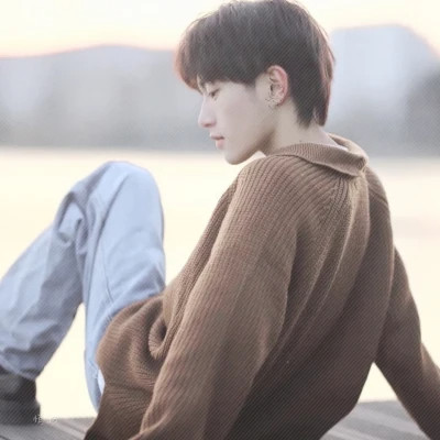 帅气男生头像真人看起来比较稳重