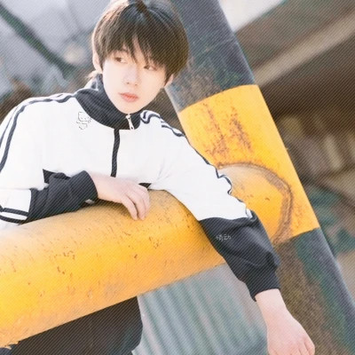 帅气男生头像真人看起来比较稳重