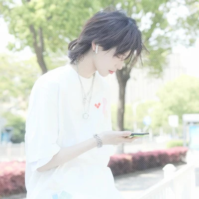 帅气男生头像真人看起来比较稳重