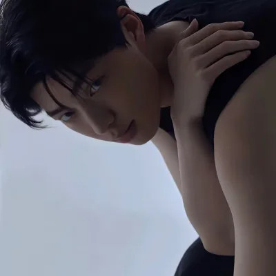QQ头像2025男真人高清图片