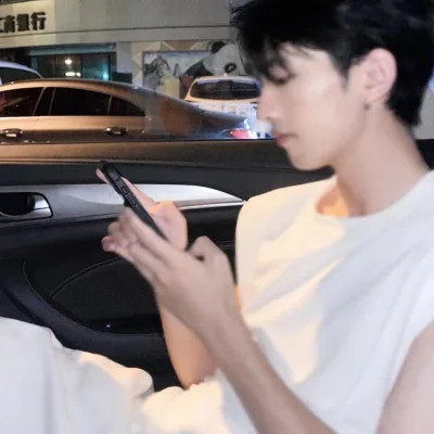 QQ头像2025男真人高清图片