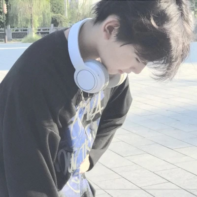 2025最新男生QQ头像