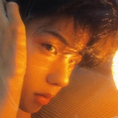2025最火男生网图头像