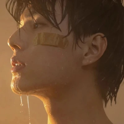 2025最火男生网图头像